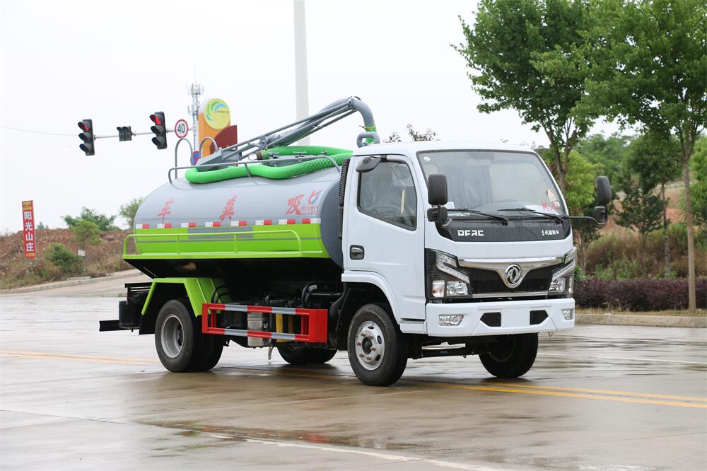 5噸吸糞車(chē)-程力東風(fēng)福瑞卡5方吸糞車(chē)化糞池處理車(chē)廠家價(jià)格